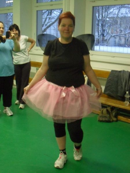 261365_572901199401063_38788003_n